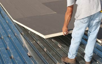 benefits of insulating Wooth flat roofing